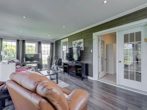 Family room - 283  - 287 Rue Principale, Grenville, QC - Indoor Photo Showing Living Room