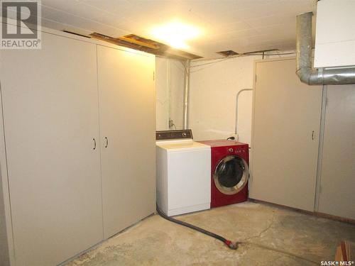 112 Bell Road, Assiniboia, SK - Indoor Photo Showing Laundry Room
