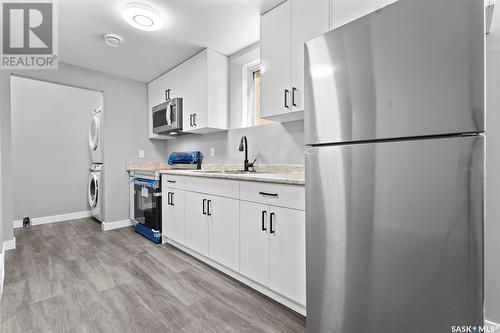 827 Bentley Manor, Saskatoon, SK - Indoor Photo Showing Kitchen