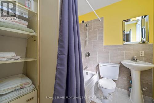 430 Nelson St, Kingston, ON - Indoor Photo Showing Bathroom