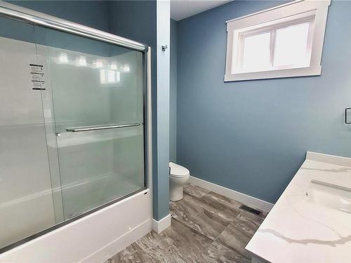105 Despard Ave, Parksville, BC - Indoor Photo Showing Bathroom