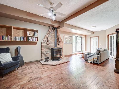 14902 Mount Pleasant Rd, Caledon, ON - Indoor Photo Showing Living Room With Fireplace
