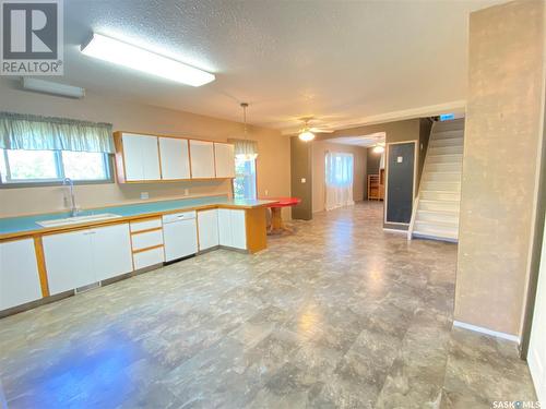 405 Harder Street, Maple Creek, SK - Indoor Photo Showing Other Room