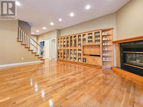 31 Paxton Drive, Chatham, ON - Indoor With Fireplace