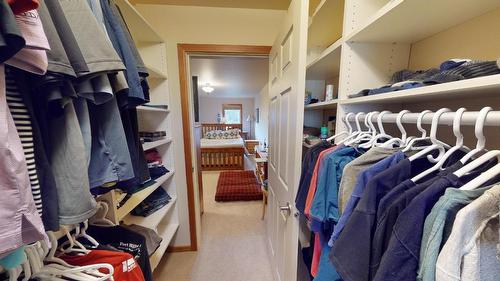 1023 Silvertip Road, Rossland, BC - Indoor With Storage