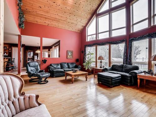 Salon - 79 Ch. Des Oies, Pontiac, QC - Indoor Photo Showing Living Room