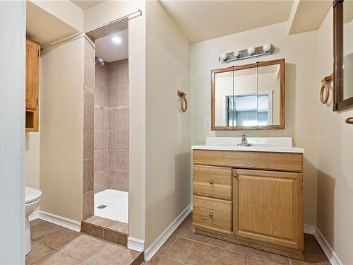 190 Rosislos Blvd, Gabriola Island, BC - Indoor Photo Showing Bathroom