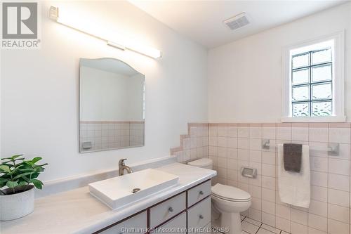 13561 Morris Road, Comber, ON - Indoor Photo Showing Bathroom