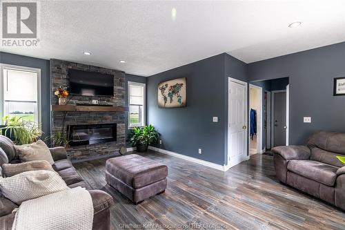 13561 Morris Road, Comber, ON - Indoor Photo Showing Living Room With Fireplace