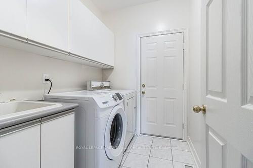 101 Pinebrook Circ, Caledon, ON - Indoor Photo Showing Laundry Room