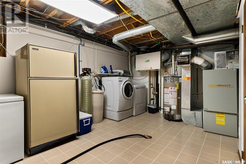 123 1St Avenue, Kelliher, SK - Indoor Photo Showing Laundry Room