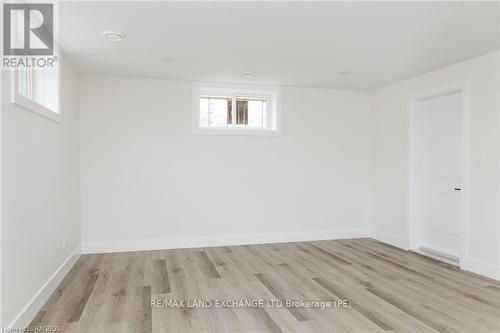 323 Mclean Crescent, Saugeen Shores, ON - Indoor Photo Showing Other Room