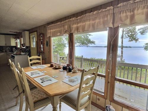 Vue sur l'eau - Ch. De La Baie-Des-Anglais, Les Lacs-Du-Témiscamingue, QC - Indoor Photo Showing Dining Room