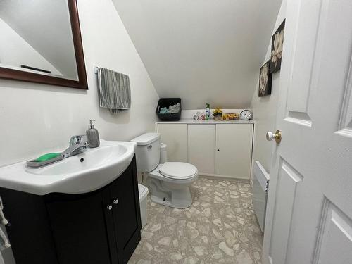 Powder room - 454 Ch. Des 6E-Et-7E-Rangs S., Lorrainville, QC - Indoor Photo Showing Bathroom