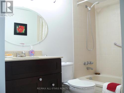 #506 -54 Fittons Rd W, Orillia, ON - Indoor Photo Showing Bathroom