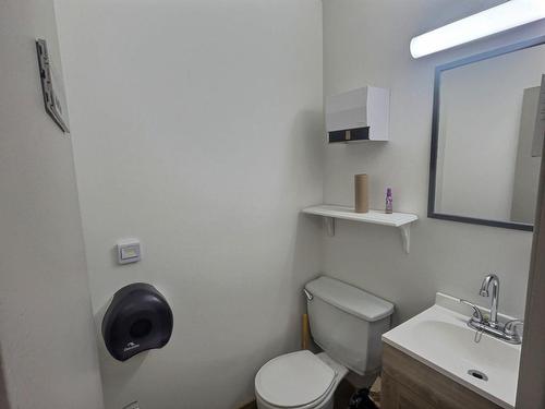 Powder room - 970 Av. Larivière, Rouyn-Noranda, QC - Indoor Photo Showing Bathroom
