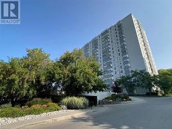 35 GREEN VALLEY Drive Unit# 402  Kitchener, ON N2P 2A5