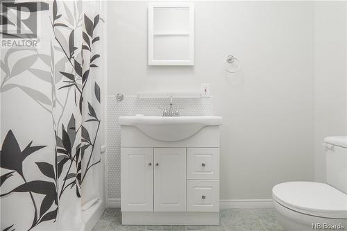 5 Aucoin Avenue, Edmundston, NB - Indoor Photo Showing Bathroom