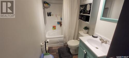 224 5Th Avenue E, Unity, SK - Indoor Photo Showing Bathroom