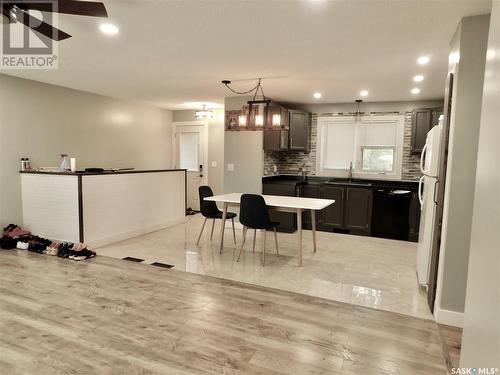 6 H Avenue, Willow Bunch, SK - Indoor