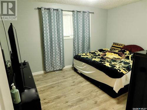 6 H Avenue, Willow Bunch, SK - Indoor Photo Showing Bedroom