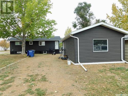 6 H Avenue, Willow Bunch, SK - Outdoor With Exterior