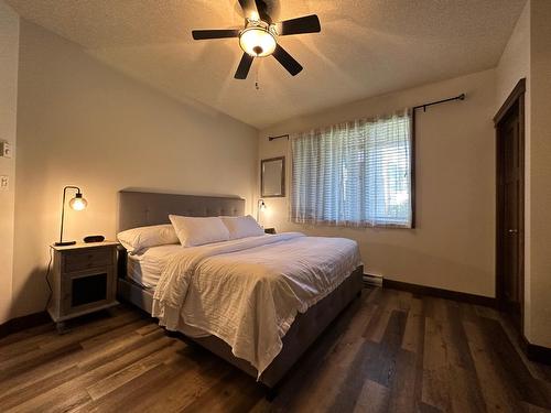712 - 700 Bighorn Boulevard, Radium Hot Springs, BC - Indoor Photo Showing Bedroom