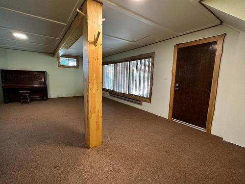 6195 19Th Street, Grand Forks, BC - Indoor Photo Showing Other Room