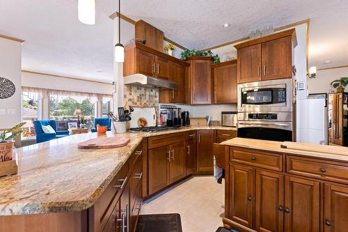 1108 Westridge Street, Creston, BC - Indoor Photo Showing Kitchen