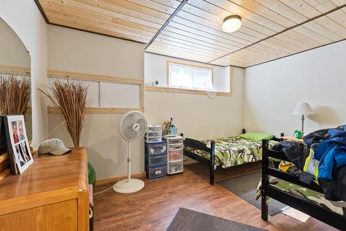 1108 Westridge Street, Creston, BC - Indoor Photo Showing Bedroom