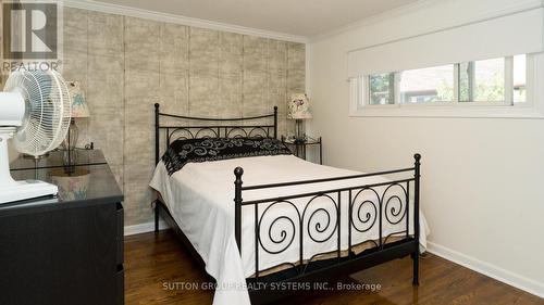 654 Upper Wentworth St, Hamilton, ON - Indoor Photo Showing Bedroom