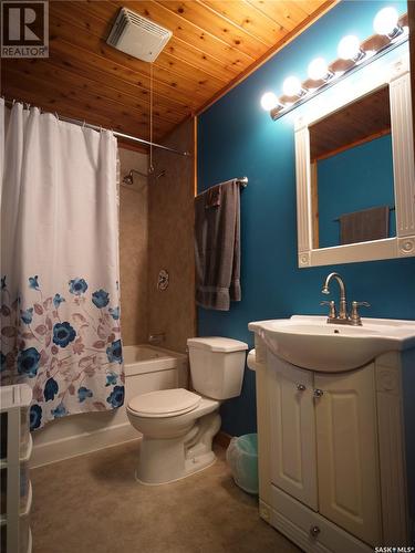320 1St Street N, Christopher Lake, SK - Indoor Photo Showing Bathroom