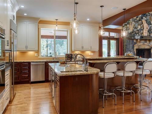 1080 Matuka Dr, Nanoose Bay, BC - Indoor Photo Showing Kitchen With Upgraded Kitchen