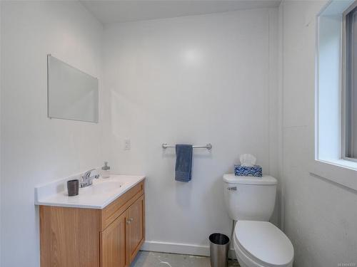 1080 Matuka Dr, Nanoose Bay, BC - Indoor Photo Showing Bathroom
