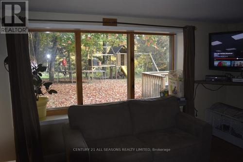 1081 Papineau Lake Rd, Hastings Highlands, ON - Indoor Photo Showing Other Room
