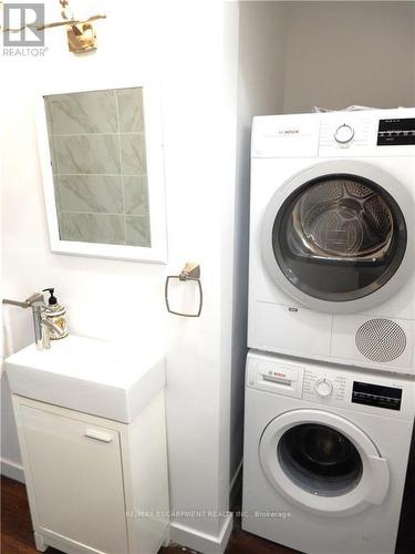 381 Cope St, Hamilton, ON - Indoor Photo Showing Laundry Room