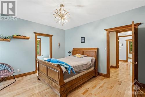 1465 Squire Drive, Ottawa, ON - Indoor Photo Showing Bedroom