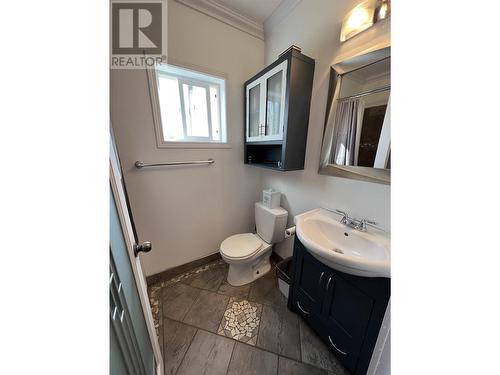 5228 40 Street, Fort Nelson, BC - Indoor Photo Showing Bathroom
