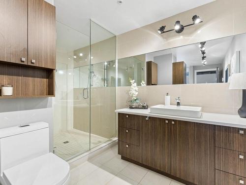 Salle de bains attenante Ã  la CCP - 408-2160 Av. Terry-Fox, Laval (Chomedey), QC - Indoor Photo Showing Bathroom