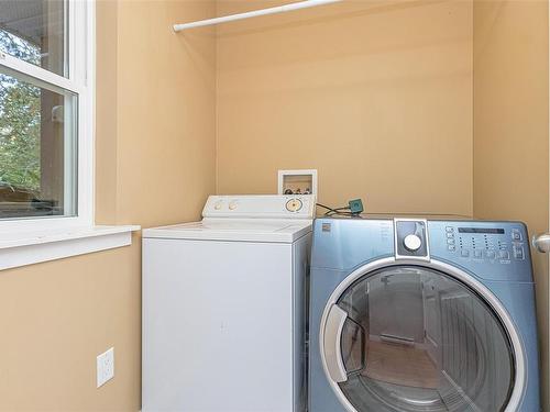 7943 Northview Dr, Crofton, BC - Indoor Photo Showing Laundry Room