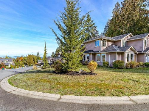 7943 Northview Dr, Crofton, BC - Outdoor With Facade