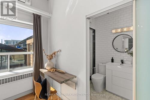 203 - 326 Carlaw Avenue, Toronto, ON - Indoor Photo Showing Bathroom