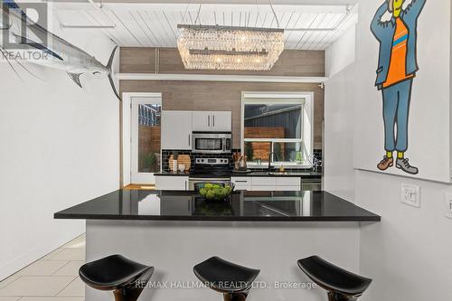 203 - 326 Carlaw Avenue, Toronto, ON - Indoor Photo Showing Kitchen