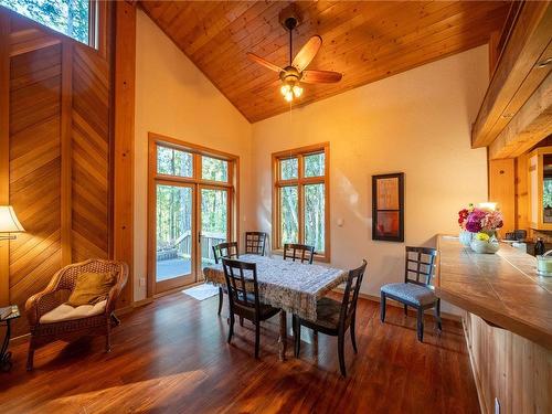 434 Meadow Valley Trail, Thetis Island, BC - Indoor Photo Showing Dining Room