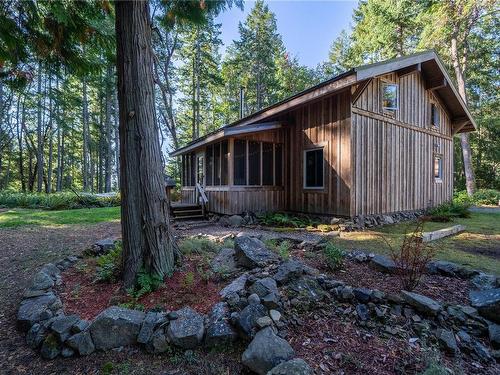 434 Meadow Valley Trail, Thetis Island, BC - Outdoor With Exterior