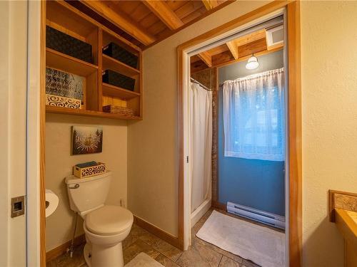 434 Meadow Valley Trail, Thetis Island, BC - Indoor Photo Showing Bathroom