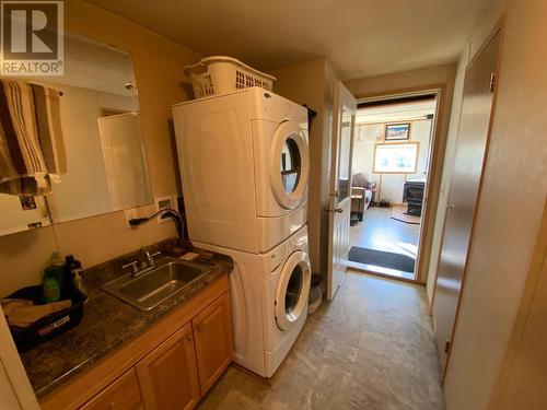 3711 212 Road, Dawson Creek, BC - Indoor Photo Showing Laundry Room