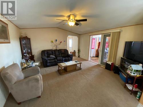 3711 212 Road, Dawson Creek, BC - Indoor Photo Showing Living Room