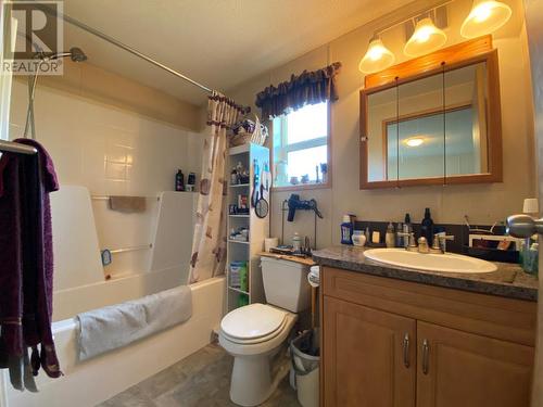 3711 212 Road, Dawson Creek, BC - Indoor Photo Showing Bathroom