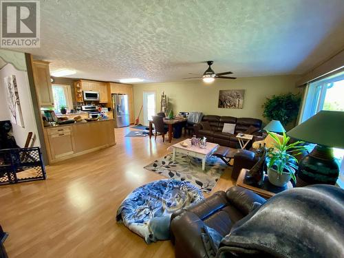 3711 212 Road, Dawson Creek, BC - Indoor Photo Showing Living Room